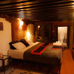 https://hira-guest-house.hotels-kathmandu.com